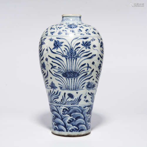 A Chinese Blue and White Porcelain Vase