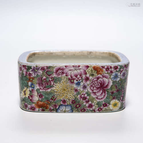 A Chinese Famille-Rose Porcelain Brush Washer