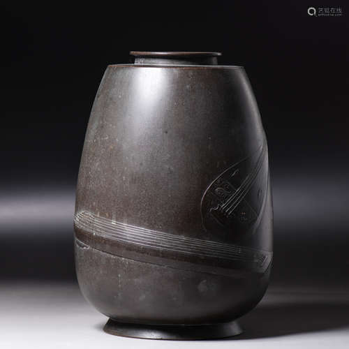 A Chinese Bronze Vase