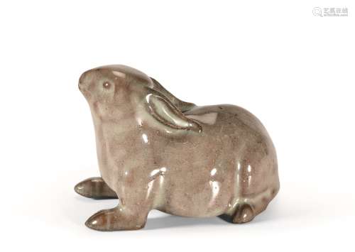 清18世纪 青釉捏塑兔子摆件