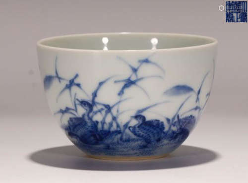 A YONGZHENG MARK BLUE WHITE CUP LUCKY PATTERN