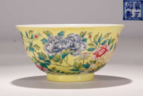 A YONGZHENG MARK FAMILLE ROSE BOWL WITH FLOWER PATTERN