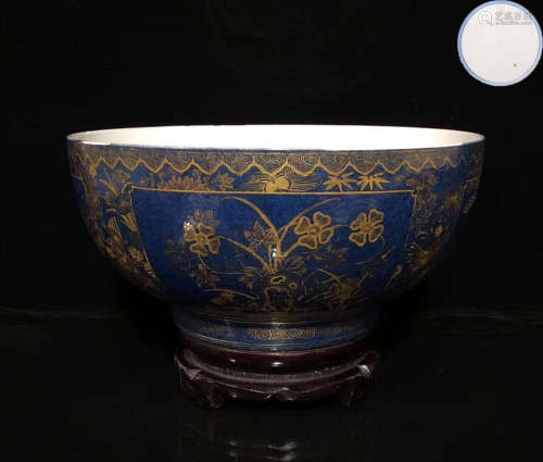 A PORCELAIN BOWL WITH GOLD