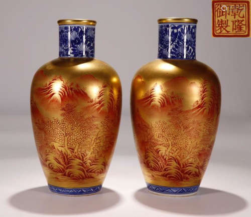 A PAIR OF QIANLONG MARK LANDSCAPE VASE WITH GOLD