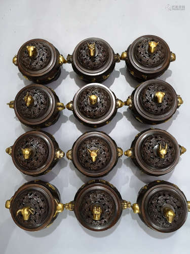 A SET OF BRONZE CENSER﻿ WITH GOLD