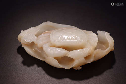 A HETIAN JADE ORNAMENT OF STORY SHAPED