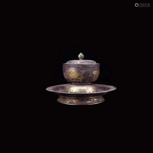 7-9TH CENTURY, A SET OF FLORAL DESIGN GILT SILVER SAUCER, TANG DYNASTY.