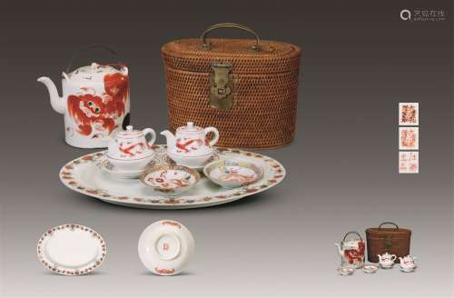 瓷盘、茶壶、瓷碟等一组