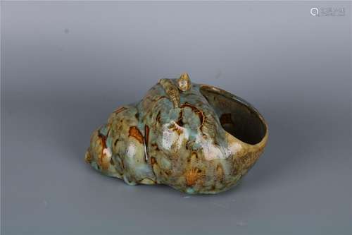 A CHINESE CONCH SHELL-SHAPED PORCELAIN BRUSH WASHER,