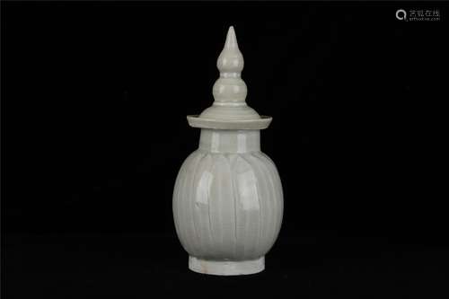 A CHINESE JINGDEZHEN WARE BOTTLE,NORTHERN SONG