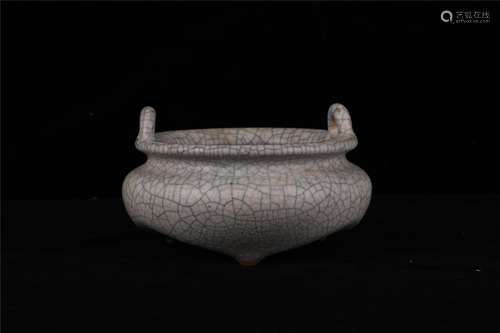 A CHINESE GE-WARE CENSER, SONG DYNASTY