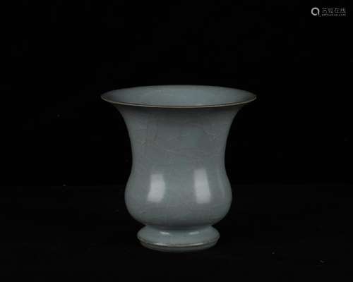 A CHINESE LONGQUAN CELADON JARDINIÃˆRE, MING DYNASTY