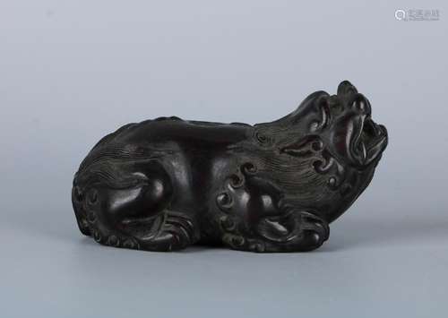 A CHINESE MYTHICAL BEAST ZI TAN ORNAMENT, EARLY QING