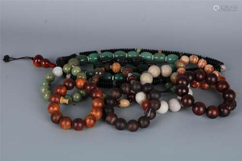 A GROUP OF TEN VARIETY MATERIALS CHINESE BRACELETS,