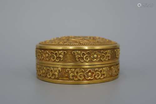 A CHINESE GILT BRONE BOX, QING DYNASTY