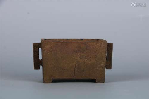 A CHINESE BRONZE CENSER WITH FOUR-CHARACTER MARKS,