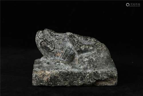 A CHINESE MYTHICAL ANIMAL SHAPED STONE PAPER WEIGHT,