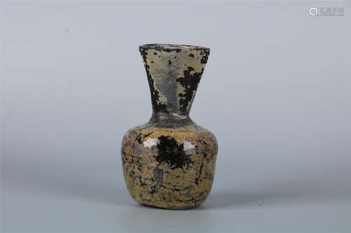 A CHINESE GLASS BOTTLE, TANG DYNASTY