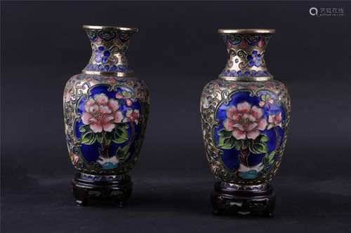 A PAIR OF CHINESE CLOISONNÃ‰ BOTTLE, QING DYNASTY