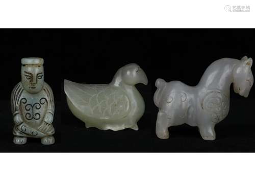 A GROUP OF THREE NEPHRITE JADE STATUES, HAN DYNASTY