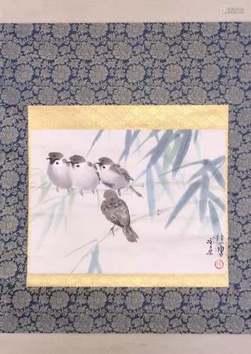 A CHINESE BIRD PAPER SCROLL PAINTING, ATTRIBUTED TO XU