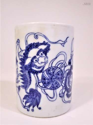 Chinese Blue and White Porcelain Foo Dog Brush Pot