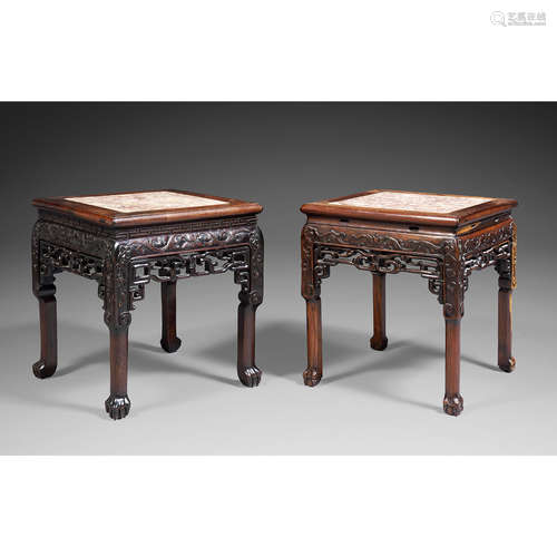 SUITE DE DEUX TABOURETS FORMANT PAIRE