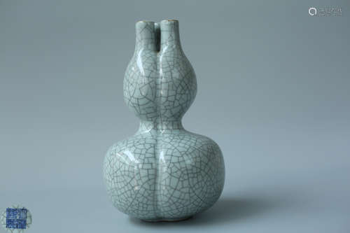 A GE YAO THREE-TUBE GOURD VASE