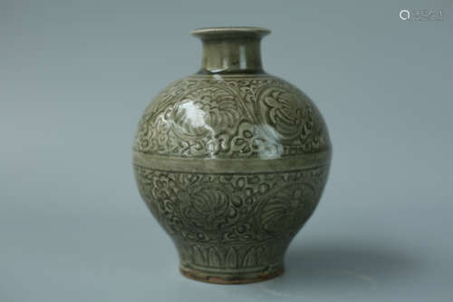 A YAOZHOU YAO MEIPING VASE