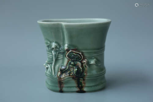 A CYAN-BLUE GLAZED BRUSH POT