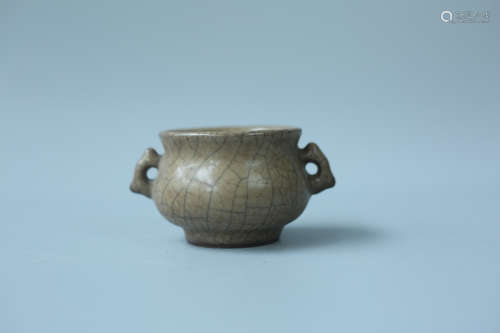 A GE YAO TWO-EAR CENSER