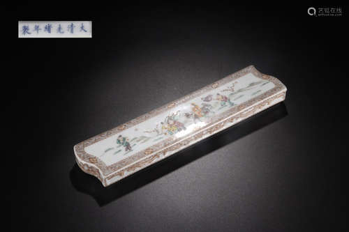 A GUANGXU MARK PORCELAIN PAPERWEIGHT