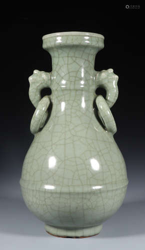 A LONGQUAN YAO GREEN GLAZE BOTTLE