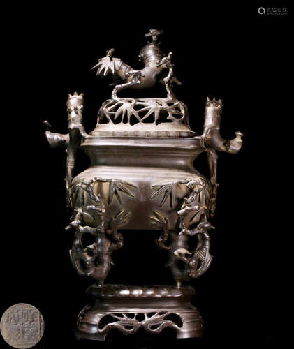 A BRONZE CASTED BAMBOO&BIRD PATTERN CENSER