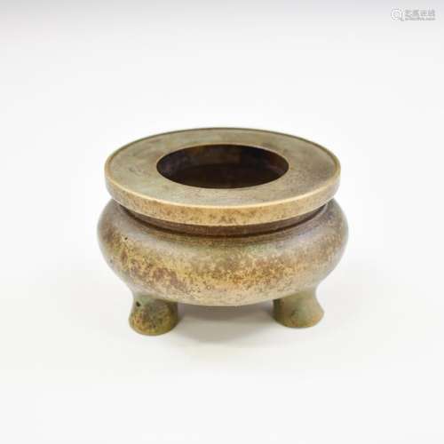 ANTIQUE CHINESE BRONZE TRIPOD CENSER