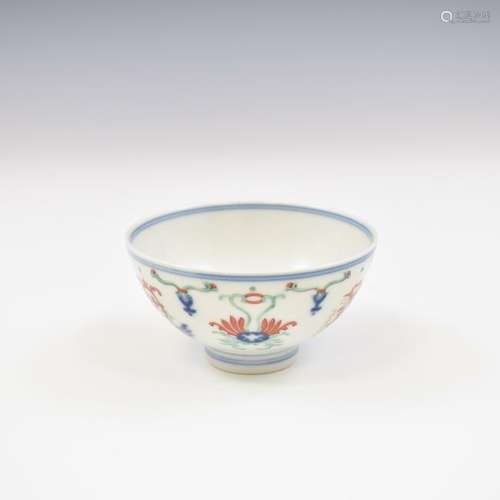 QIANLONG DOUCAI BAJIXIANG MOTIF BOWL