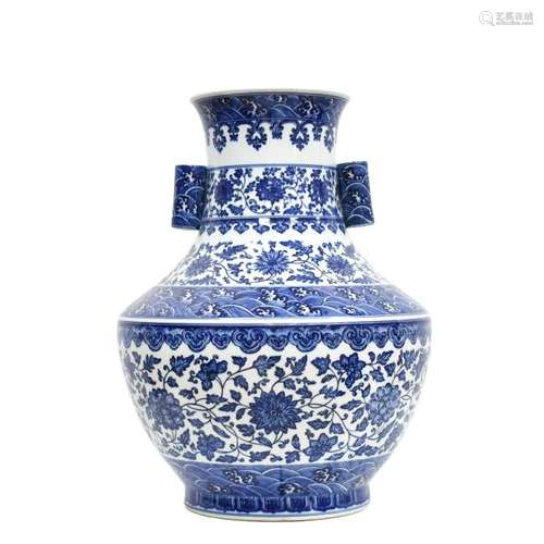 LARGE BLUE & WHITE LOTUS ARROW VASE