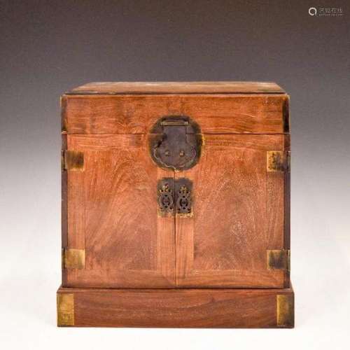 LARGE CHINESE HUANGHUALI DRESSING CASE, GUANPIXIANG