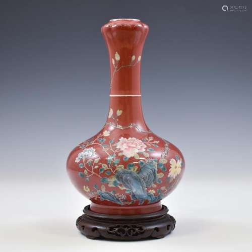 QIANLONG FAMILLE ROSE GARLIC VASE