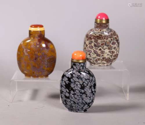 3 Chinese 18/19C 2 Fossil 1 Agate Snuff Bottles