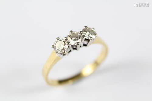 A Vintage Lady's 18ct Yellow Gold Diamond Ring