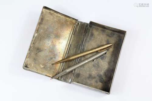 A 9ct Gold Yard o' Led propelling pencil together with a silver propelling pencil, both contained in a vintage Harrods box