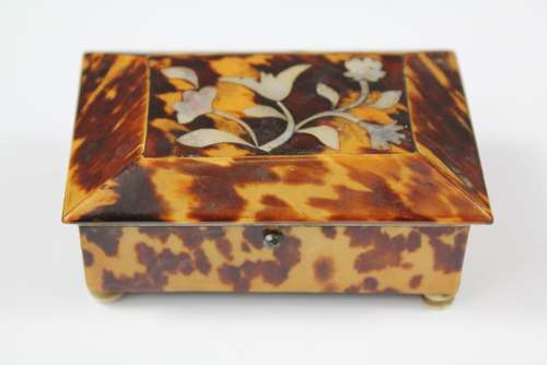 A Victorian Tortoiseshell and Mother of Pearl Trinket Box, approx 8 x 5 cms