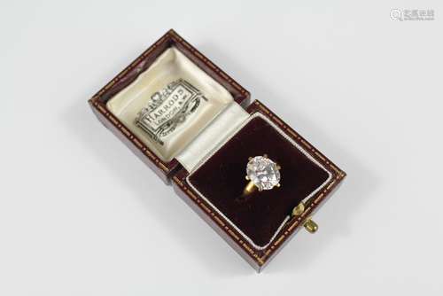 A Lady's 9ct Gold and CZ Ring