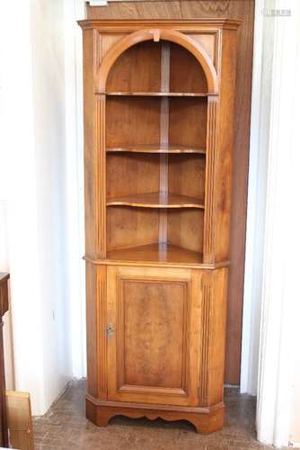 A Reproduction Corner Cabinet, the cabinet with three scalloped shelves and a cupboard beneath, approx 183 h x 70 cms w