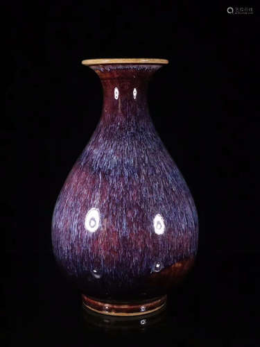 A GLAZED PORCELAIN YUHUCHUNPING VASE