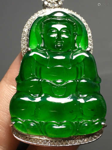 AN ICY GREEN JADEIET PENDANT IN GUANYIN SHAPED