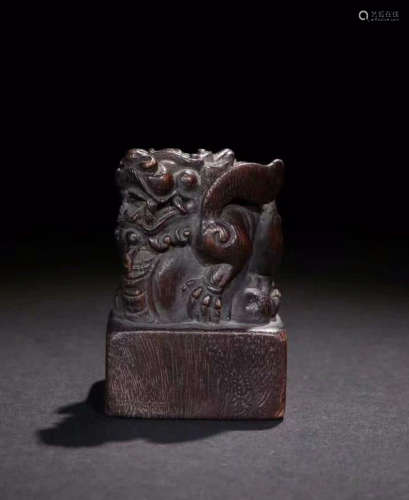A CHENXIANG WOOD SEAL OF BEAST SHAPED