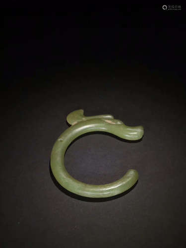 A HONGSHAN CULTURE PERIOD OLD JADE PENDANT