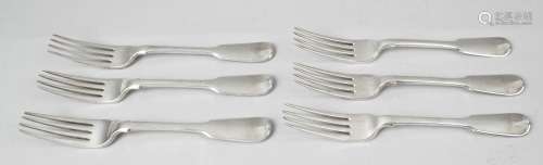A set of twelve George IV silver table forks,